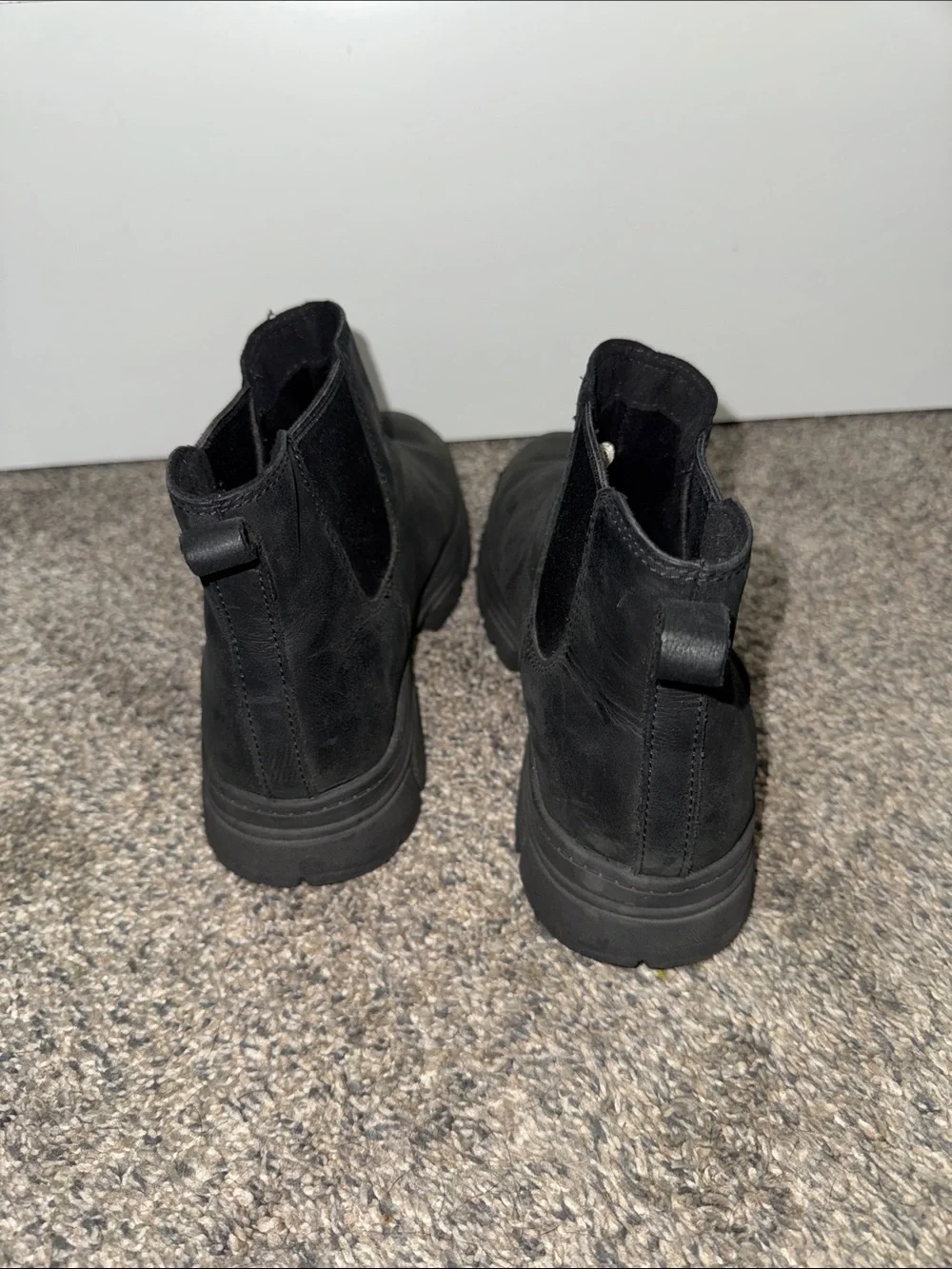 UGG Black Chukka Chelsea Boots Sz 5 lightweight slip on